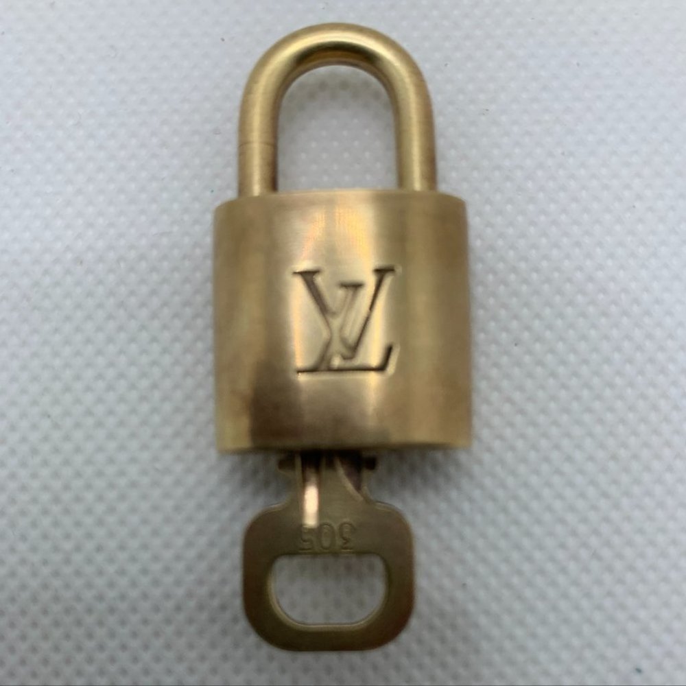 Authentic Louis Vuitton Lock and Key Set # 305 - Picture 2 of 7